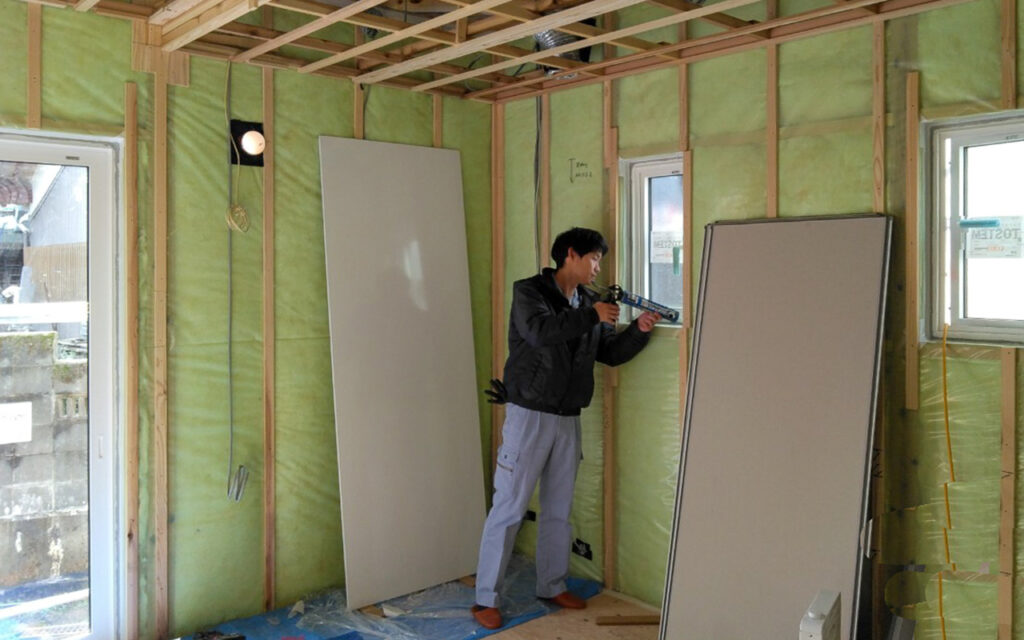 高気密住宅の気密作業｜木ごころホーム