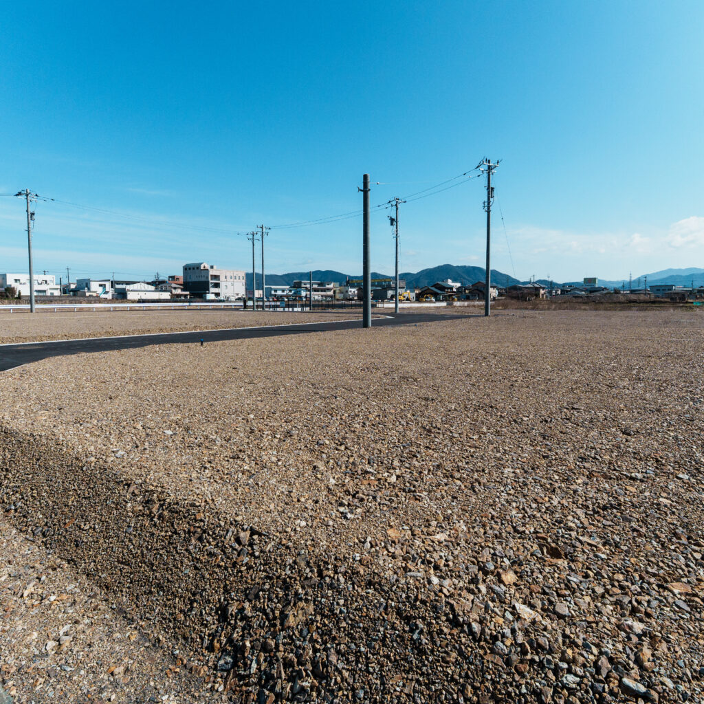 越前市押田2丁目の分譲地全景と青空